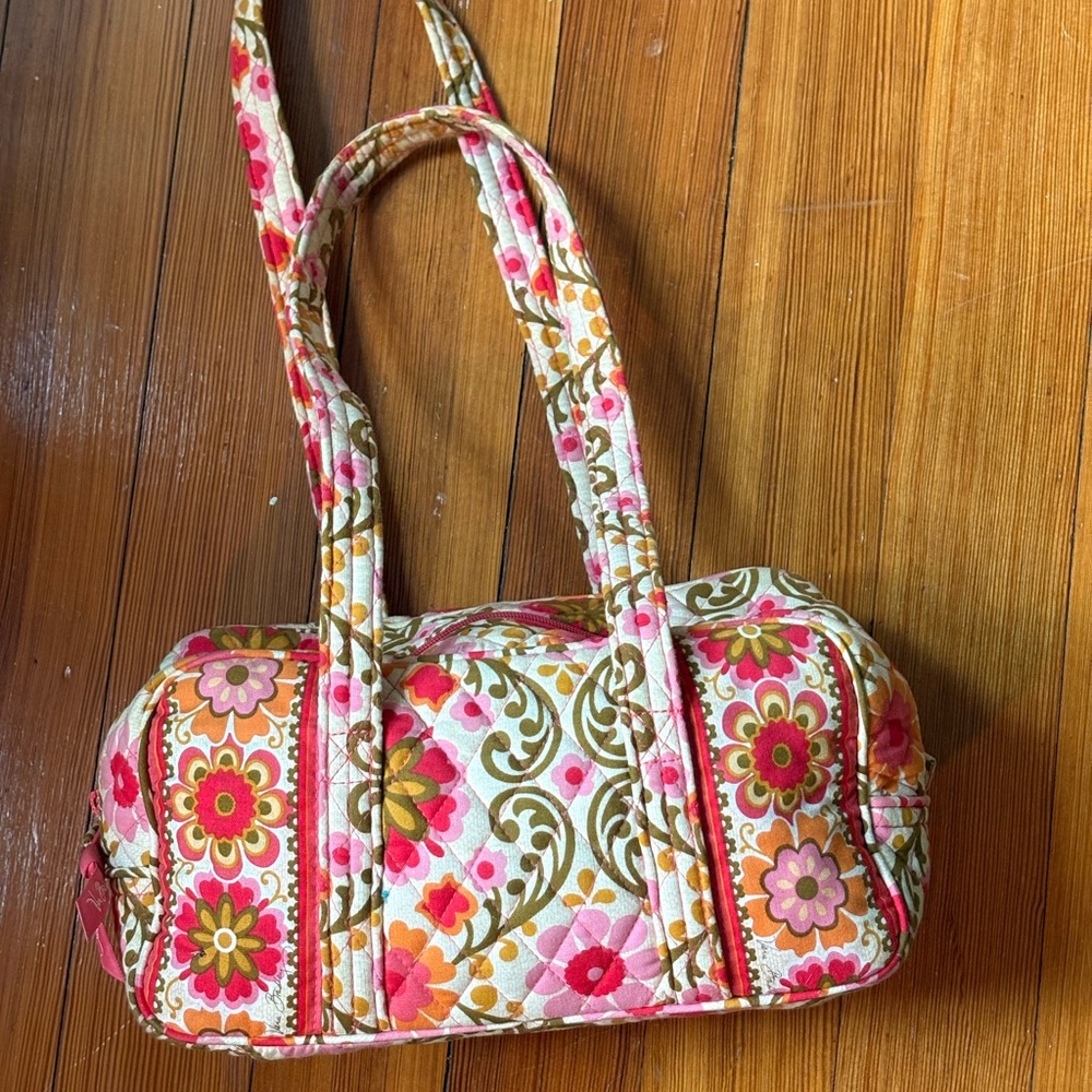Vera Bradley Folkloric pink & green floral quilted shoulder bag! - Picture 4 of 4